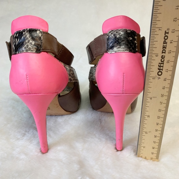 Joan & David Daodelia Tan, Snake & Neon Pink Heel - Picture 2 of 7